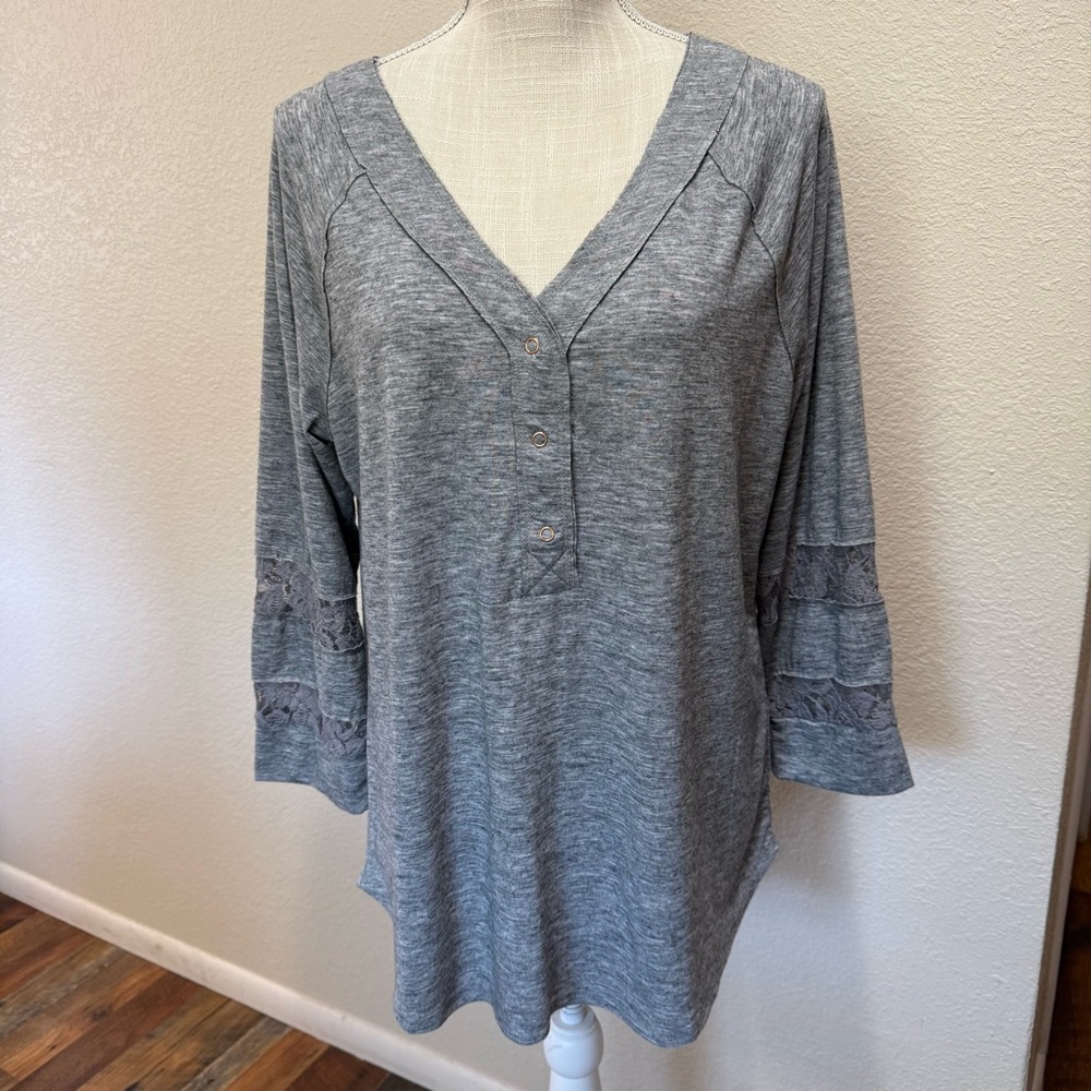 Mason & Belle Women’s Gray V-Neck Henley Top with Lace Sleeve Detail - Size XL